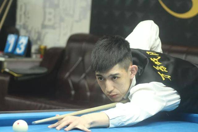 佩林卡身着 佩林卡身着