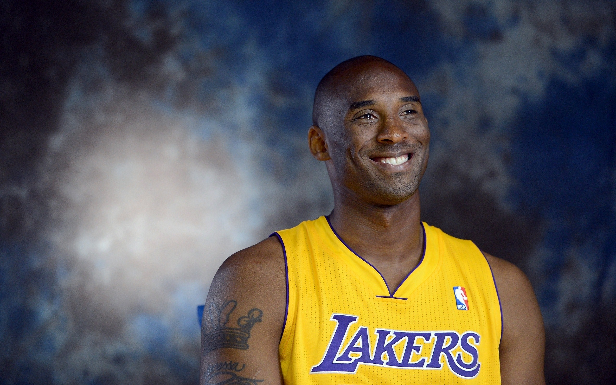 动挨打之余 动挨打之余